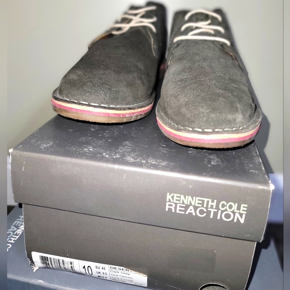 Men's dress shoes